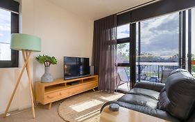 Cosy 2-Bed Bridgeview Apartments With River View